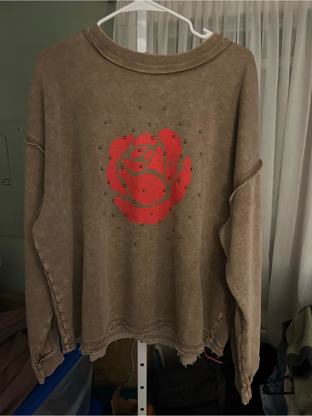 easel Brown Pullover Sweatshirt with Red Rose Graphic